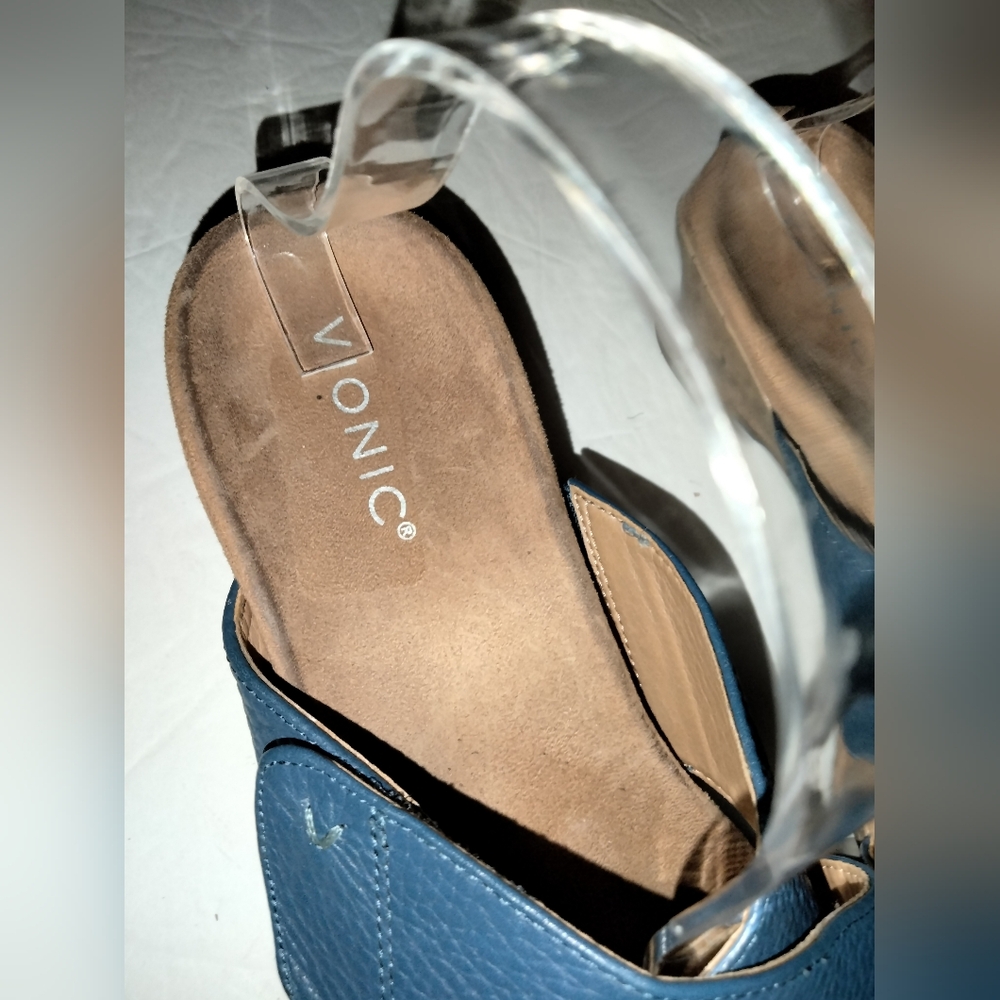 Vionic (Sz 9.5) Blue & Tan Adjustable Crisscross Strap Leticia Open Toe Sandals - Picture 2 of 14